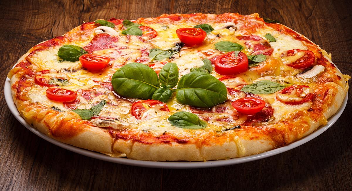 Pizza margarita - Plato Fuerte - Recetas Internacionales