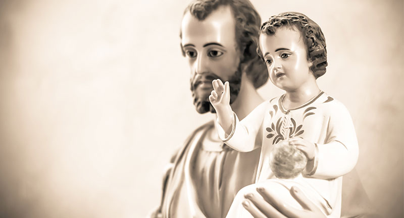 San José y el Niño Jesús - Shutterstock