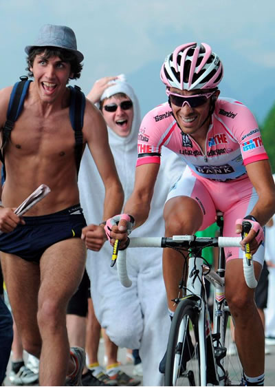 Sólo restan cinco etapas para que finalice el Giro de Italia. Foto: EFE