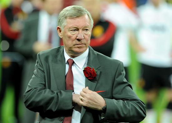El entrenador del Manchester United Sir Alex Ferguson reacciona ante la derrota. Foto: EFE