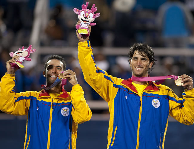 Juan Sebastián Cabal y Robert Farah, campeones Panamericanos en dobles. Foto: EFE