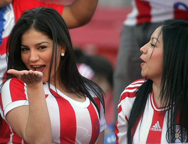 Seguidoras paraguayas. Foto: EFE