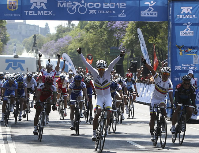 Juan Esteban Arango, ganador de la última etapa de la Vuelta a México. Foto: EFE