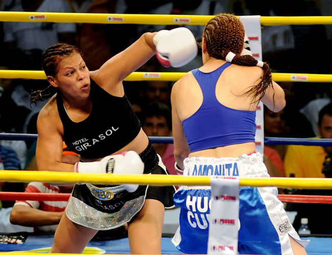 La boxeadora colombiana Enis Pacheco, campeona mundial. Foto: EFE