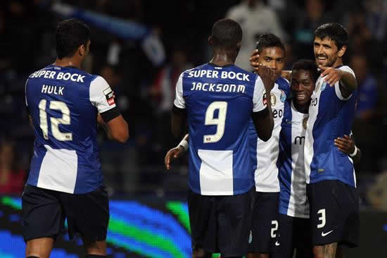 Los jugadores del Oporto, de izquierda a derecha, Hulk, Jackson Martínez. Foto: EFE