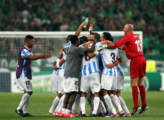 Los jugadores del Malaga CF celebran la victoria ante el Panathinaikos FC. Foto: EFE