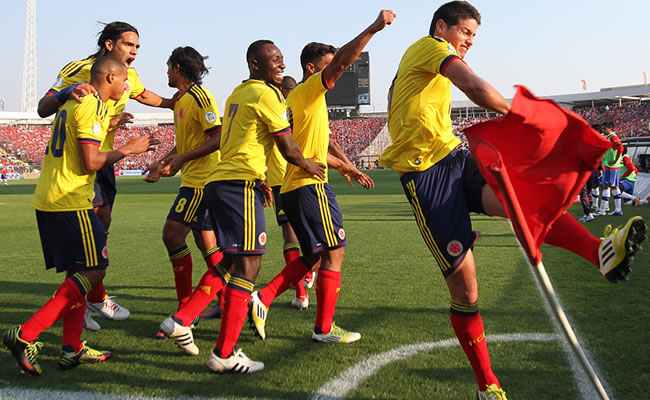 Los jugadores de Colombia celebran uno de los goles conseguidos en Chile. Foto: EFE