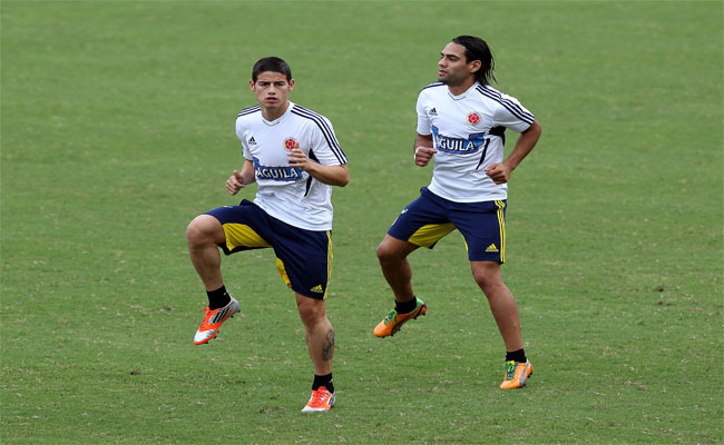 Los jugadores de la selección colombiana de fútbol, James Rodríguez y Falcao García. Foto: EFE