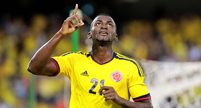 El futbolista colombiano Jackson Martínez celebra después de anotar un gol ante Camerún. Foto: EFE