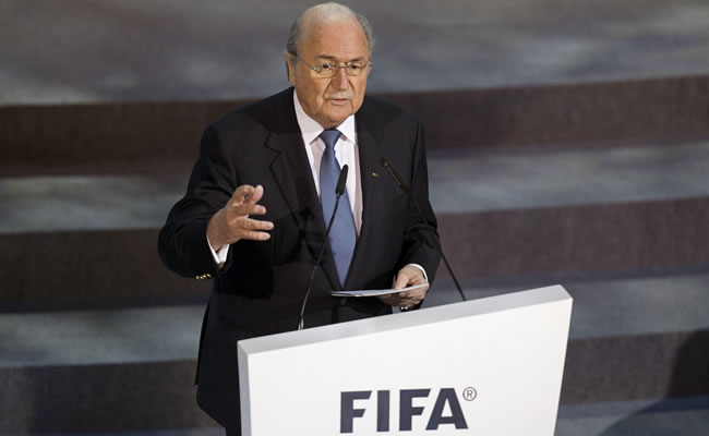 El presidente de la FIFA, Joseph Blatter, interviene durante el sorteo de los grupos de la Copa de las Confederaciones 2013. Foto: EFE