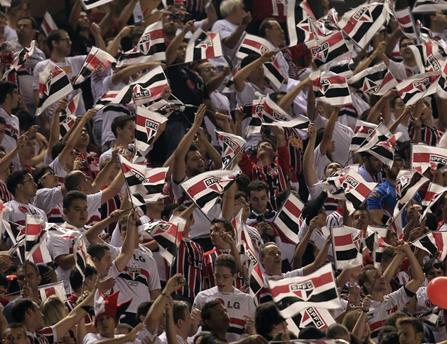 Fanáticos de Sao Paulo en el estadio Morumbí. Foto: EFE