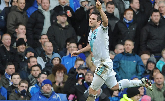 El jugador del Chelsea Frank Lampard celebra su gol ante el Everton. Foto: EFE