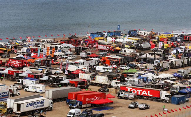 Vista del 'Village Dakar', centro de verificaciones técnicas y administrativas del Rally Dakar. Foto: EFE