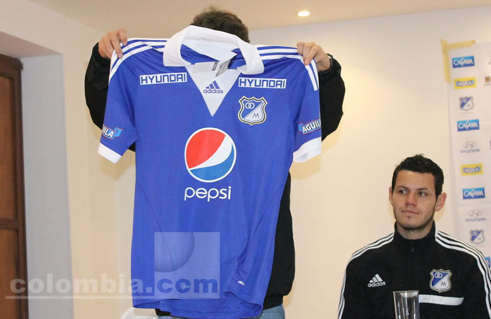Presentación del uniforme titular de Millonarios 2013. Foto: Interlatin