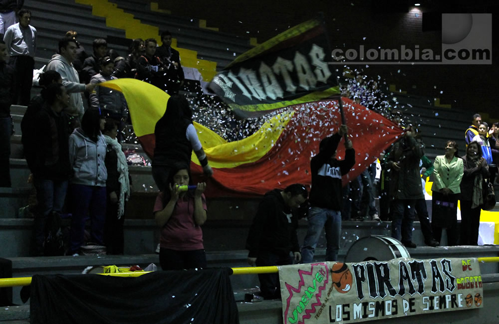 Aficionados de Piratas de Bogotá antes del inicio del partido. Foto: Interlatin
