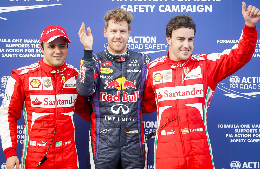 El piloto alemán Sebastian Vettel se lleva la pole en el Gran Premio de Malasia, Fernando Alonso segundo, Felipe Massa tercero de Ferrari. Foto: EFE