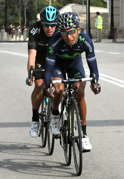 Nairo Quintana seguido de Rigoberto Urán. Foto: EFE