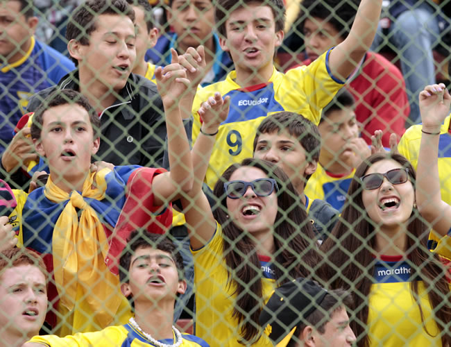 Aficionados de Ecuador apoyan a su equipo. Foto: EFE