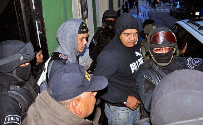 Hinchas brasileros presos en Oruro, acusados de la muerte de Kevin Beltrán en el partido por Copa Libertadores entre San José y Corinthians. Foto: EFE