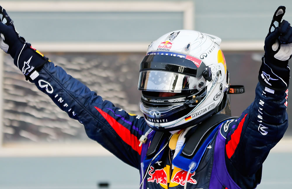 El piloto alemán de Fórmula uno, Sebastián Vettel se coronó campeón del Gran Premio de Bahréin. Foto: EFE