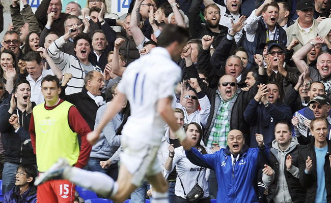Bale mantiene al Tottenham en la lucha por los puestos de Champions. Foto: EFE