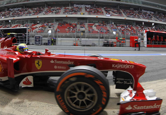 El piloto brasileño de la escudería Ferrari, Felipe Massa, a bordo de su monoplaza. Foto: EFE