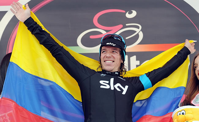 El ciclista colombiano Rigoberto Urán celebra su victoria en la décima etapa del Giro de Italia 2013. Foto: EFE