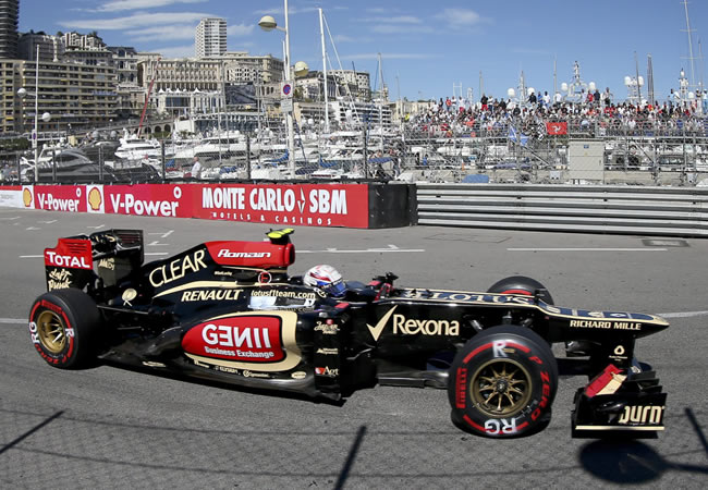 El monoplaza Lotus conducido por el francés Romain Grosjean. Foto: EFE