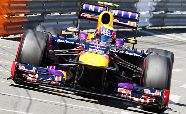 El piloto australiano de Red Bull, Mark Webber, a bordo de su monoplaza. Foto: EFE