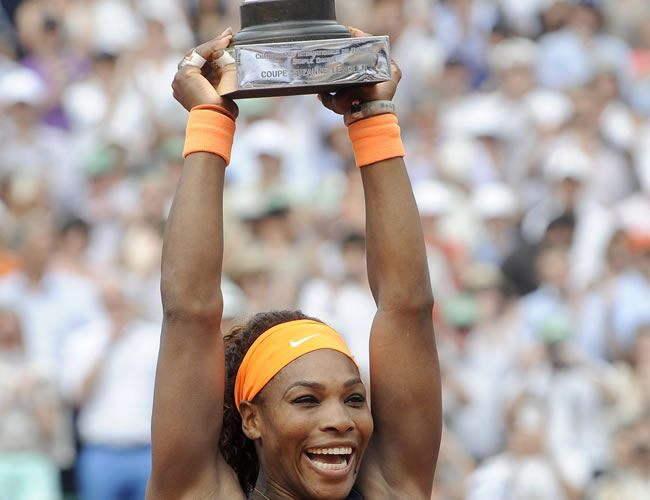 La tenista estadounidense Serena Williams se coronó campeona del Roland Garros. Foto: EFE