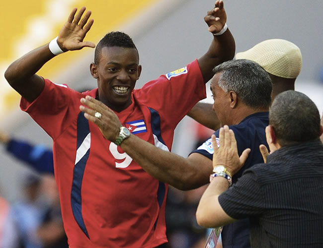 El delantero cubano, Maykel Reyes (d), celebra el primer gol del Mundial Sub-20. Foto: EFE