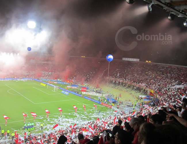 Aficionados de Independiente Santa Fe en El Campín. Foto: Interlatin