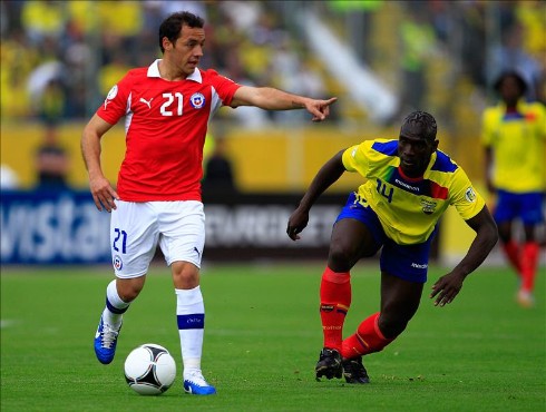 El volante ecuatoriano Segundo Castillo (i) se refirió a la posible ausencia de Falcao García en la selección nacional. Foto: EFE