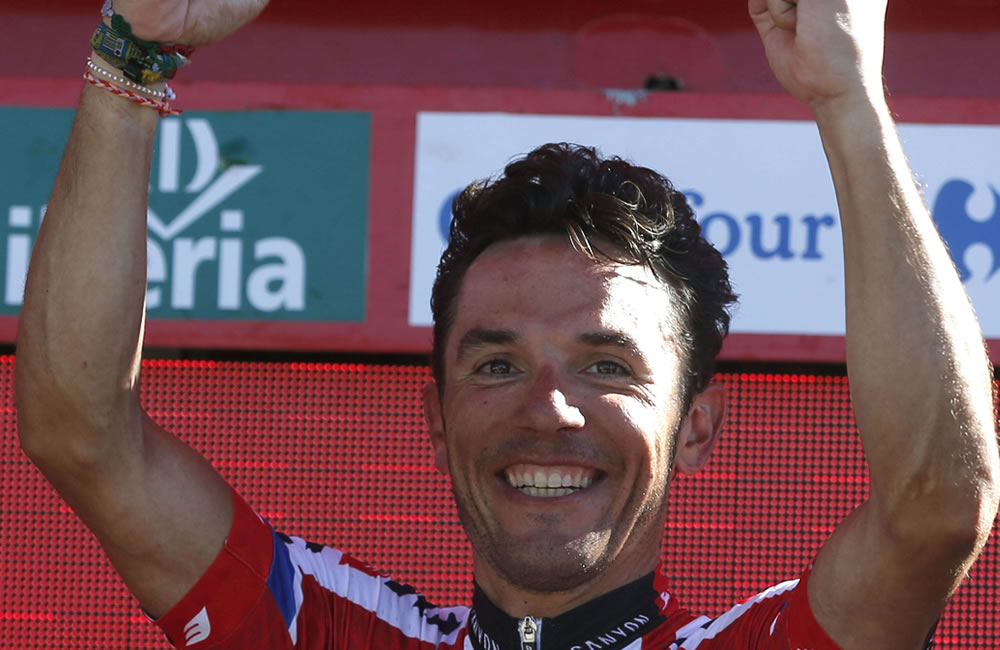 El ciclista español del equipo Katusha, Joaquim "Purito" Rodríguez, celebra en el podio su victoria en la decimonovena etapa de la Vuelta a España. Foto: EFE