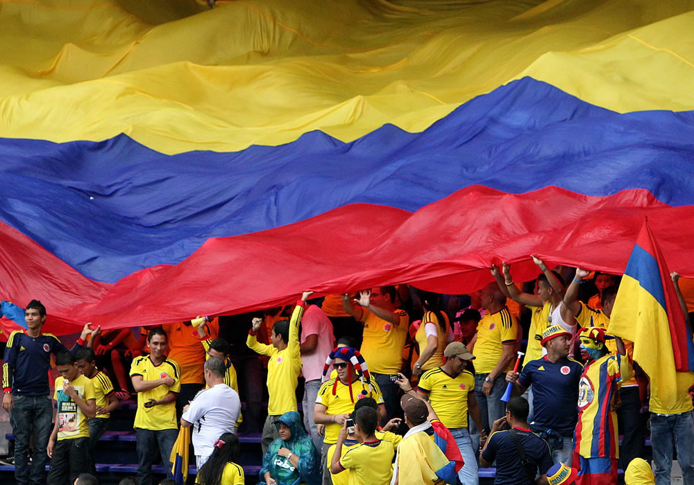 Hinchas de la selección Colombia en el Metropolitano de Barranquilla. Foto: EFE