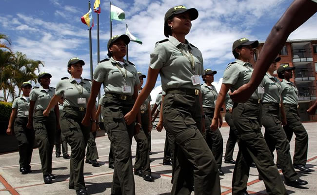 Mujeres haitianas se forman para ser policías en su país. /MAURICIO DUEÑAS CASTAÑEDA. Foto: EFE