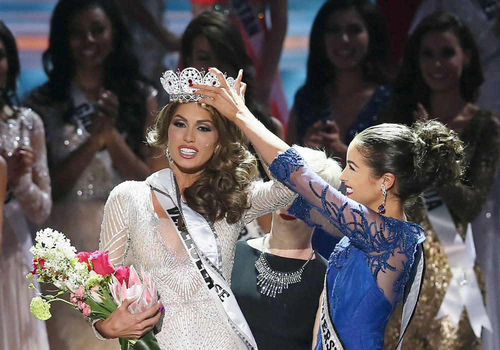 Miss Venezuela 2013, Gabriela Isler (C) reacts after being crowned Miss Universe 2013 by Miss Universe 2012 Olivia Culpo. Foto: EFE