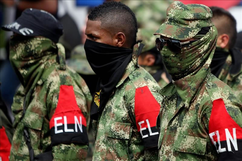 El ELN acepta el "reto" de negociar con el Gobierno colombiano en medio del conflicto. Foto: EFE
