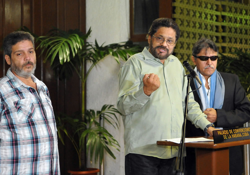 FARC aceptan propuesta de "El Pibe" Valderrama para partido fútbol por la paz. Foto: EFE