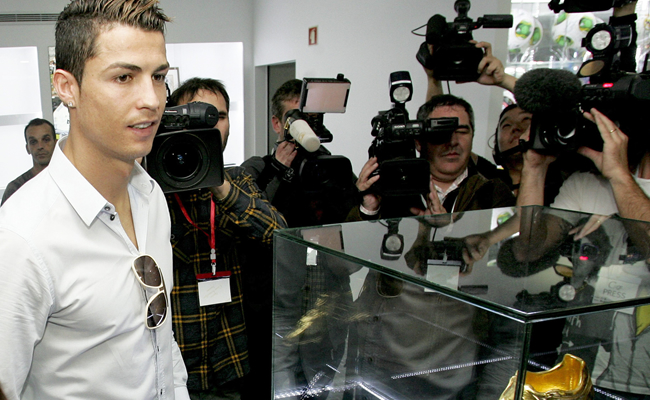 Cristiano Ronaldo dice que tiene espacio para el Balón de Oro en su museo. Foto: EFE