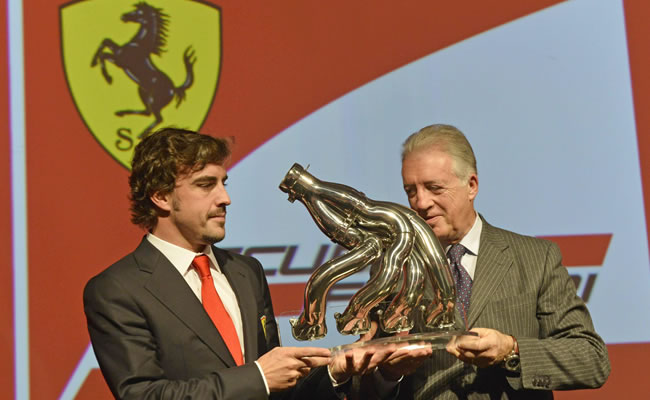 Alonso: "Raikkonen habla muy poco, echaremos de menos a Massa". Foto: EFE
