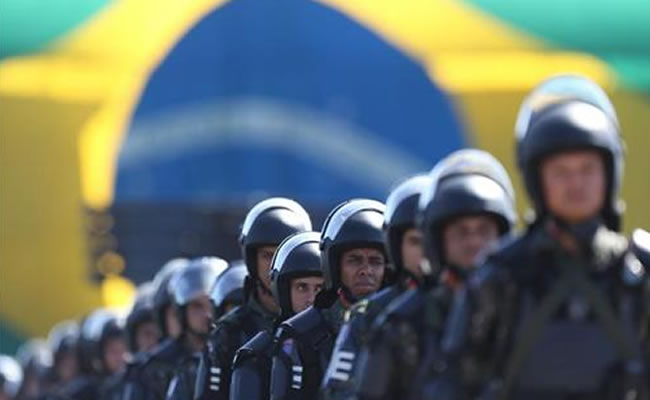 Brasil prepara 10.000 agentes antidisturbios para el Mundial de fútbol. Foto: EFE