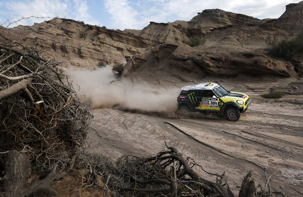 El piloto español Nani Roma compite en el Rally Dakar 2014. Foto: EFE