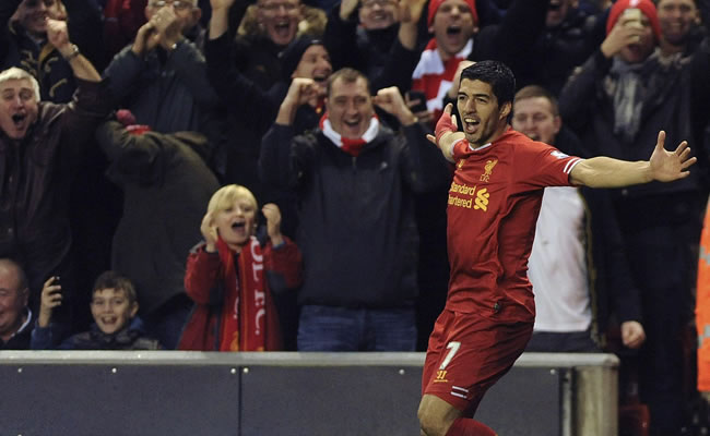 El delantero uruguayo Luis Suárez, del Liverpool, muestra su alegría. Foto: EFE