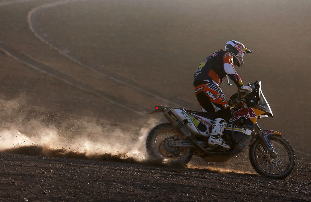 El piloto español Marc Coma en acción durante la undécima etapa del rally Dakar. Foto: EFE