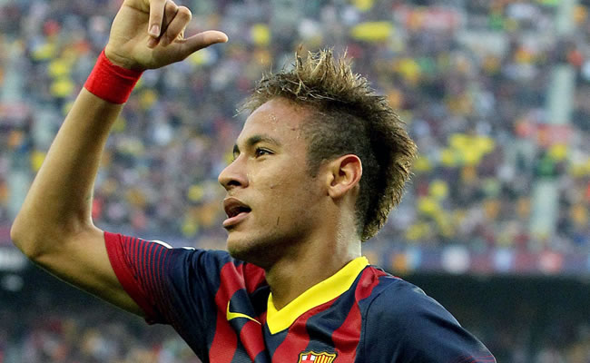 Padre de Neymar confirma que cobró 10 millones de euros del Barcelona en 2011. Foto: EFE