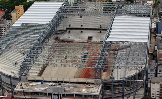 Brasil garantiza a la FIFA la conclusión del estadio de Curitiba. Foto: EFE