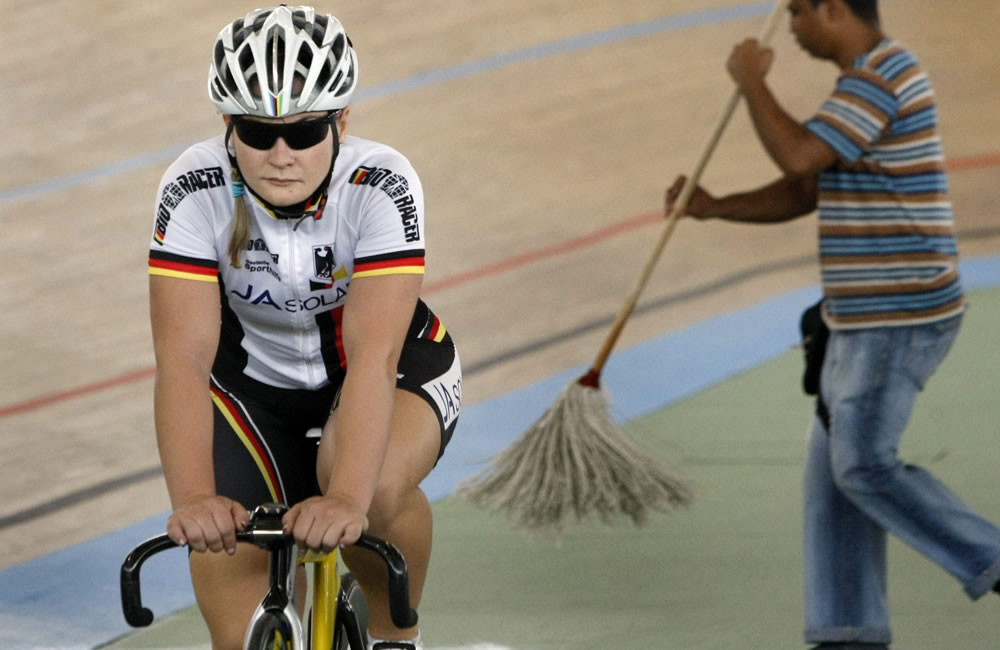 La medallista olímpica alemana Kristina Vogel realiza. Foto: EFE