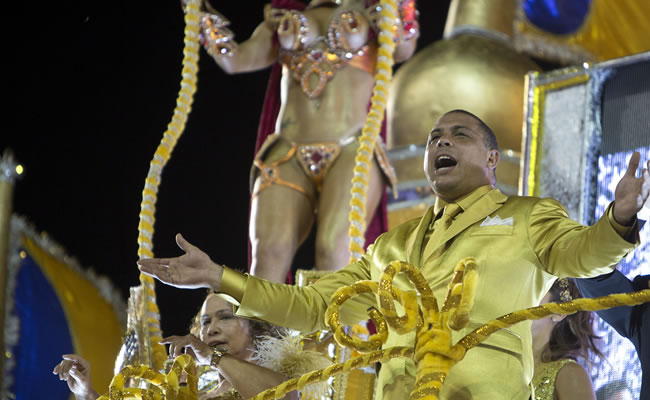 Ronaldo de mi vida, qué homenaje del Carnaval de Sao Paulo. Foto: EFE