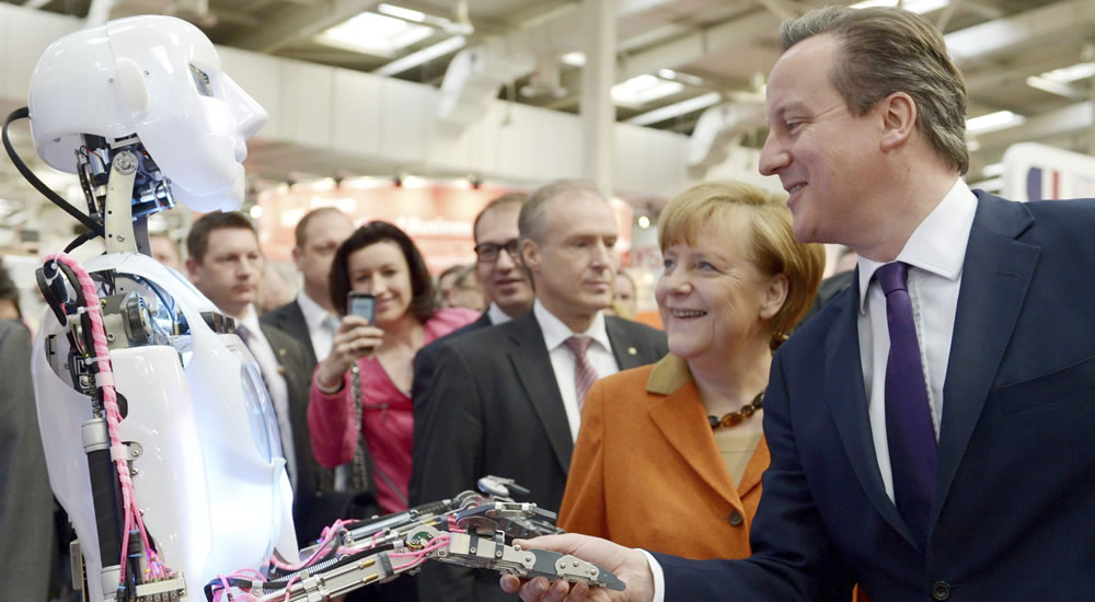 Canciller alemana Angela Merkel y el primer ministro británico David Cameron. Foto: EFE